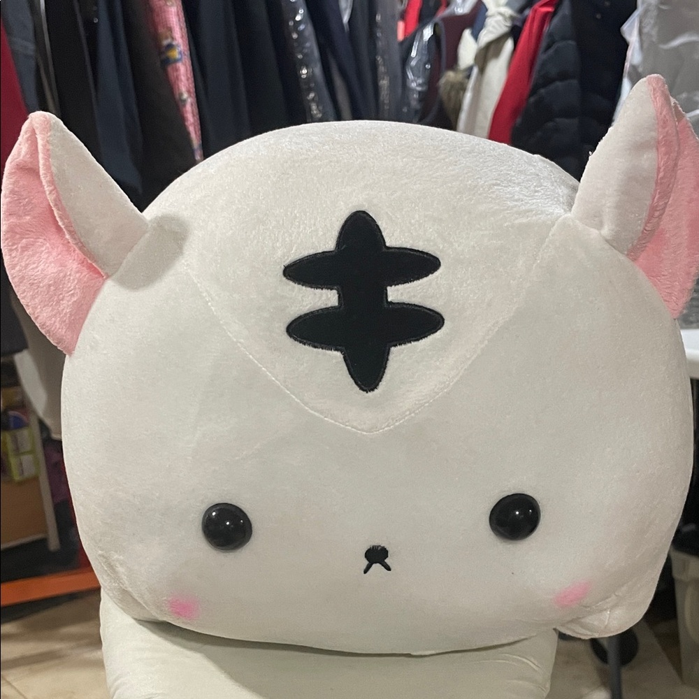 Amuse round one plush